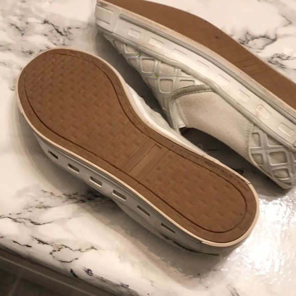 Michelle K slip on shoes size 8 very pretty. - Picture 2 of 6